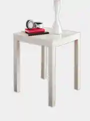 Белый журнальный стол в стиле IKEA