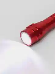 Красный фонарь телескопический с магнитным захватом