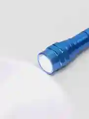 Красный фонарь телескопический с магнитным захватом