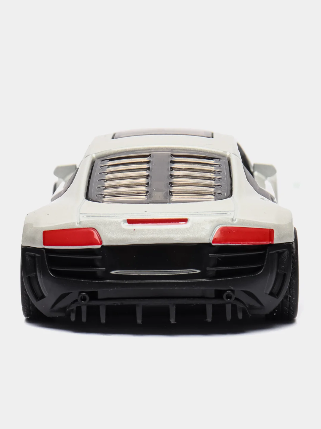 Белый металлическая  машинка Audi R8