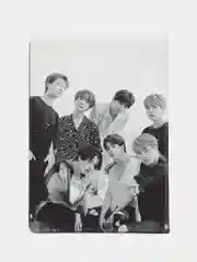 Желтый обложка на паспорт k-pop, аниме Наруто, Атака титанов, Дангонранпа, Бродячие псы и другие
