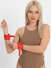Красный мягкие наручники с мехом для БДСМ