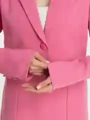 Розовый женский классический костюм