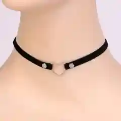 Багровый чокер бархатный с сердечком