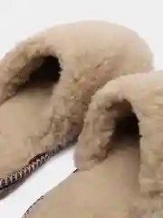 Бежевый тапочки домашние меховые женские и мужские из овчины Soft Slippers