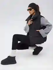 Черный жилет женский утепленный