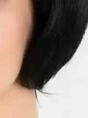 Черный парик каре карнавальный