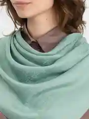 Зеленый платок на голову и шею, женский