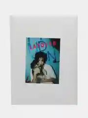 Бежевый фотобук BTS Техен LAYOVER 80 страниц и карты