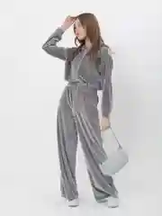 Пудровый костюм спортивный для девочки, из велюра