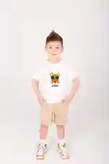 Молочный футболка для мальчика, рост 98-116 (возраст 3-6 лет)
