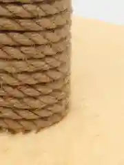 Бежевый когтеточка для кошек с игрушкой 30*30*50