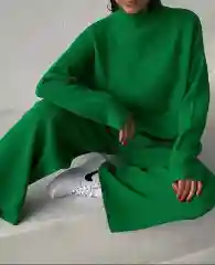 Бежевый костюм женский, лапша