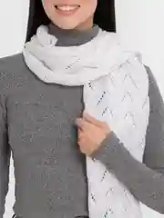 Белый ажурный палантин