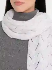 Белый ажурный палантин
