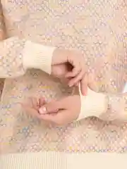 Красный свитер женский укороченный теплый