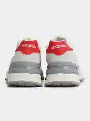 Красный женские кроссовки