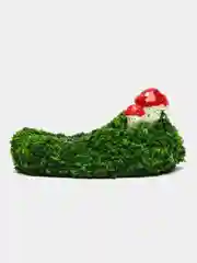 Красный микропейзаж