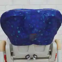Синий универсальный чехол на стульчик для кормления.