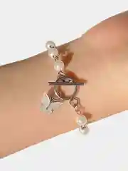 Серебряный женский браслет на руку с жемчугом и бабочкой