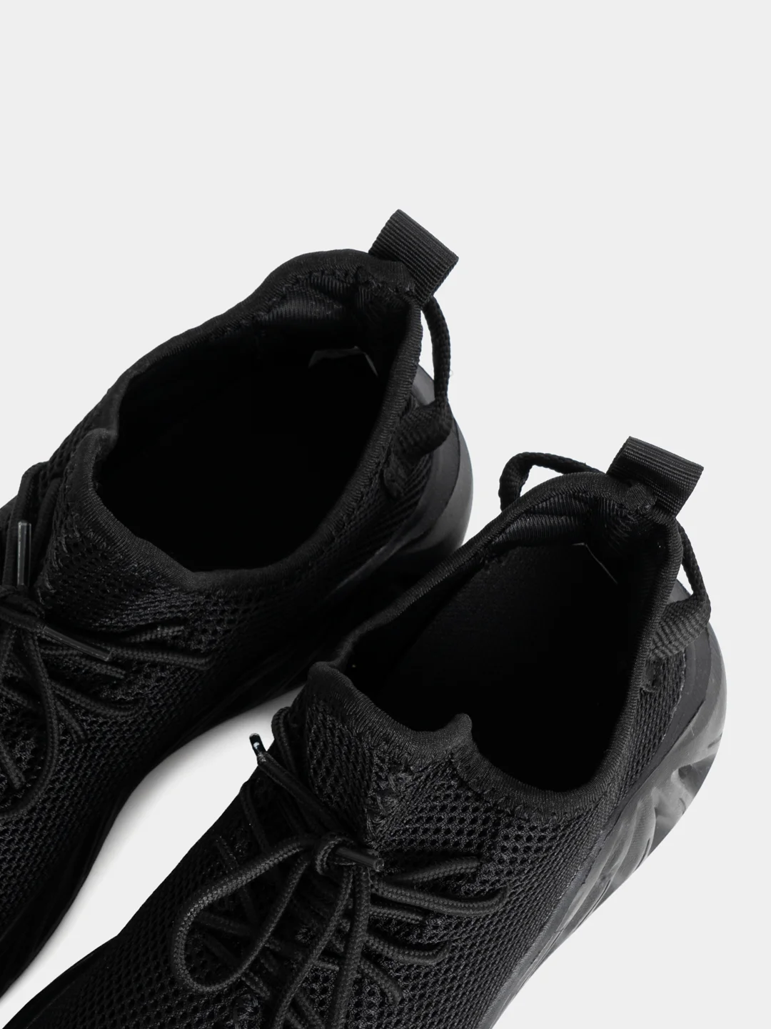 Черный кроссовки спортивные Yeezy Boost