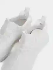 Белый кроссовки спортивные Yeezy Boost