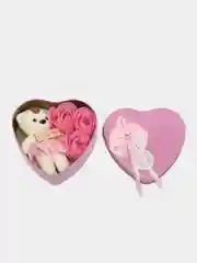 Розовый мыльные розы и медвежонок- подарок на 8 марта