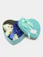 Синий подарочный набор мыльные розы с игрушкой мишкой, сувенир, мыльные лепестки в шкатулке