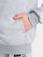 Серый костюм мужской, весенний