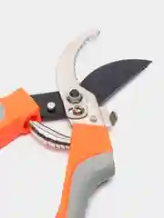 Секатор садовый цельнокованый с ленточной пружиной