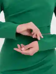 Бежевый костюм женский классический, деловой