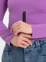 Лавандовый топ с длинными рукавами и застежкой спереди