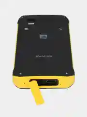 Желтый мобильный телефон Philips Xenium E2317