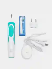 Зеленый электрическая зубная щетка Oral-B Vitality зелёная