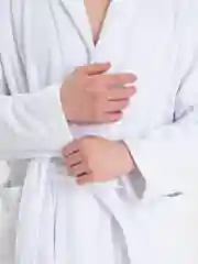 Белый мужской халат велюр-махра с вышивкой Любимый муж
