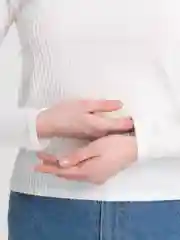 Белый водолазка женская, лапша