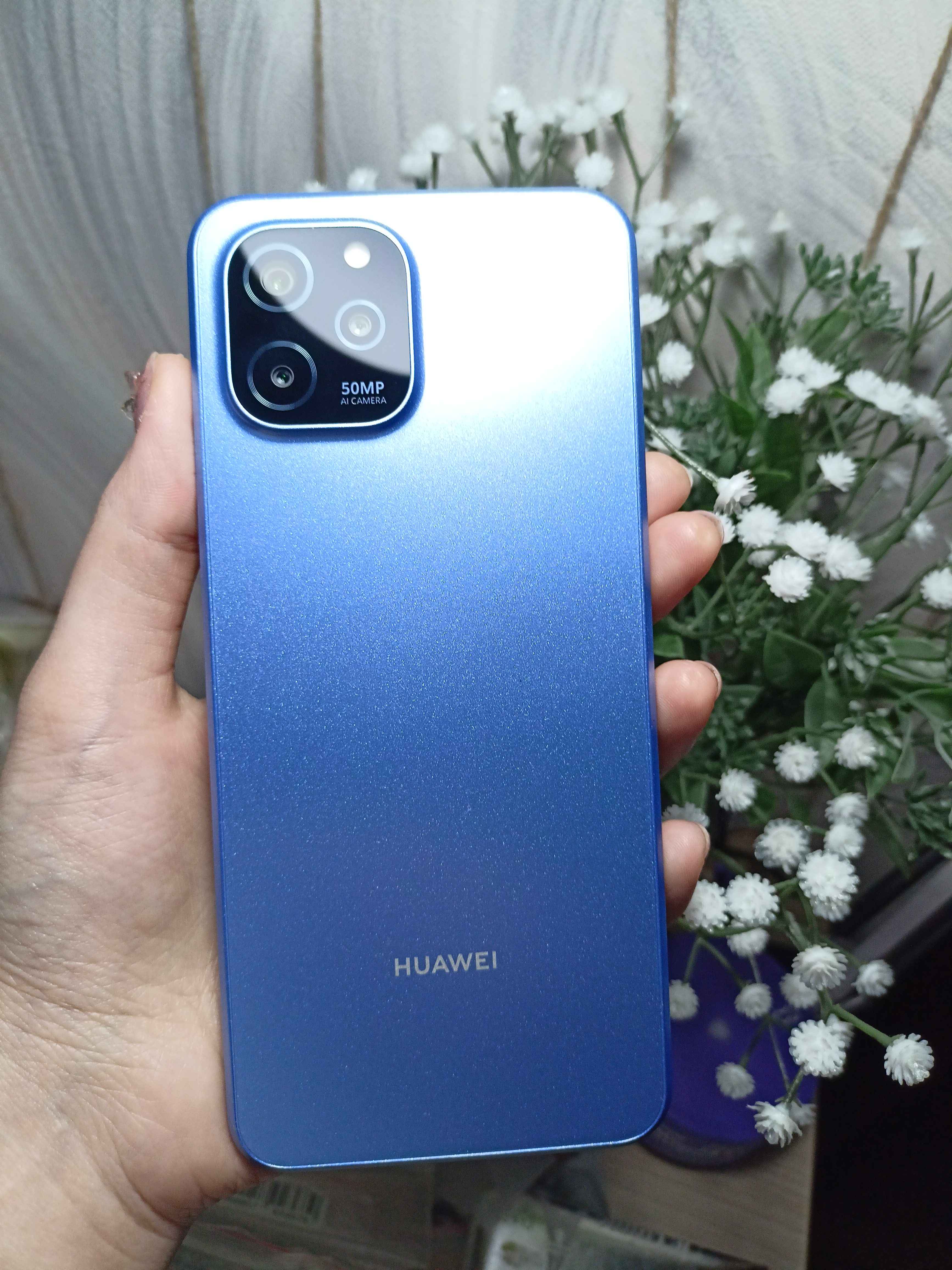 Смартфон Huawei Nova Y61 6/64 Gb купить по цене 12070 ₽ в интернет-магазине  Магнит Маркет