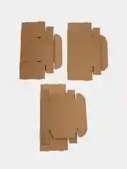 Крафт коробка подарочная самосборная 15*15*5 см