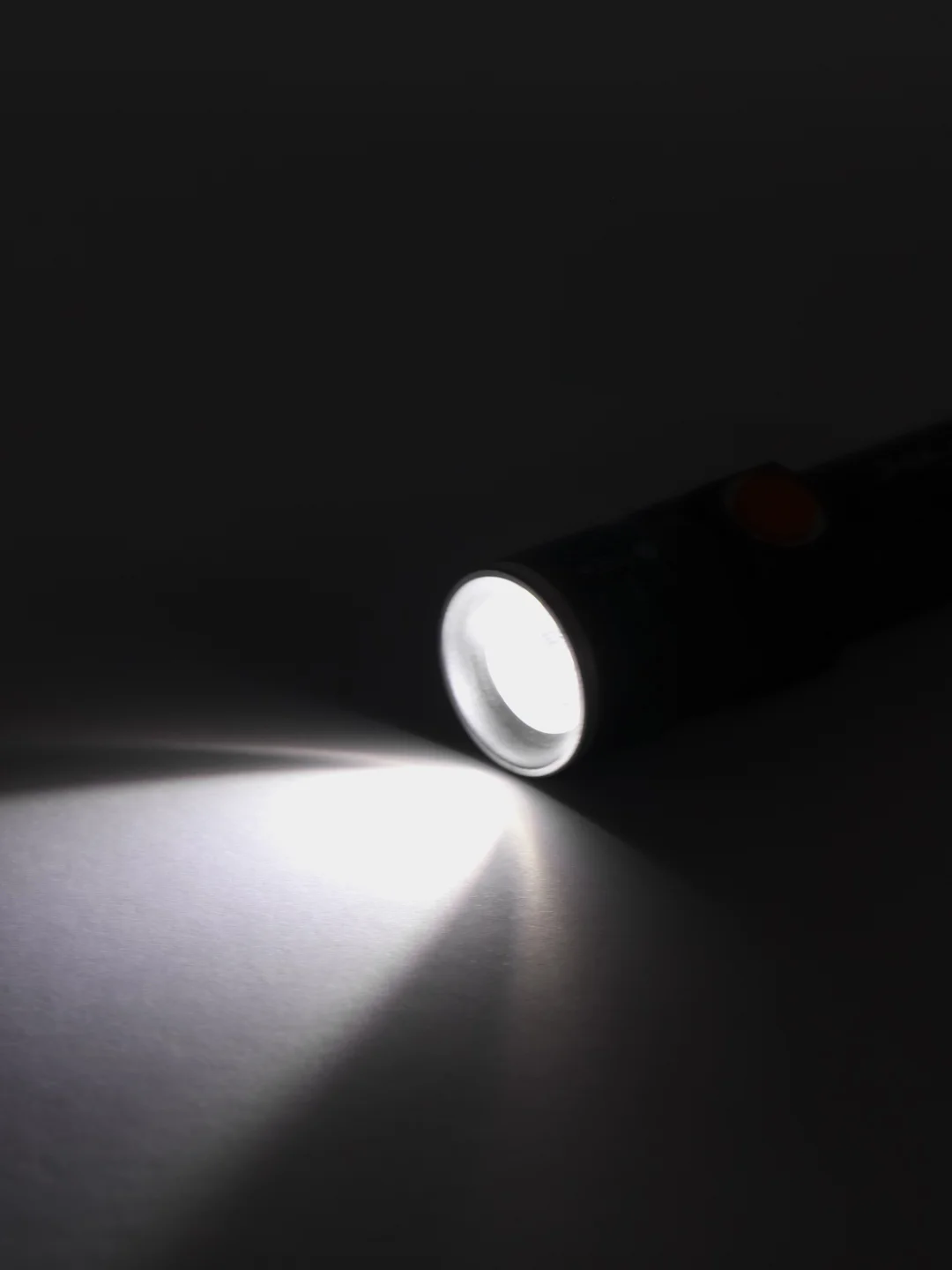 Фонарь LED SimpleShop светодиодный для охоты и рыбалки, ручной аккумуляторный