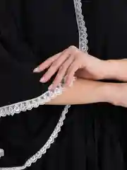 Черный платье с рюшами и воланами