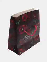 Черный подарочный пакет-коробка With love, 23 х 18 х 11 см