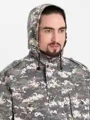Серый камуфляжный костюм