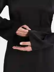 Черный платье женское с перьями на поясе