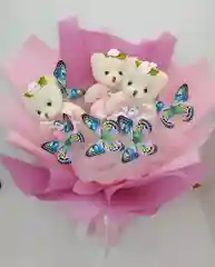 Синий букет из мягких игрушек и бабочек, светящийся, подарок