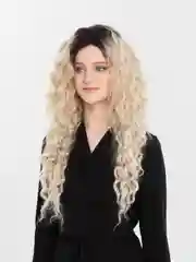 Кремовый парик длинный кудрявый