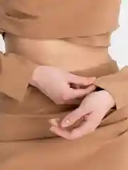 Бежевый костюм женский классический, деловой