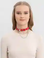 Красный чокер на шею кожаный с подвесками