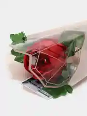 Красный букет из мыльных цветов, роз Декоративный букет, мыльные розы