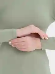Оливковый лонгслив женский однотонный, облегающий, базовый, кофточка с длинными рукавами