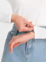 Белый лонгслив женский однотонный, облегающий, базовый, кофточка с длинными рукавами